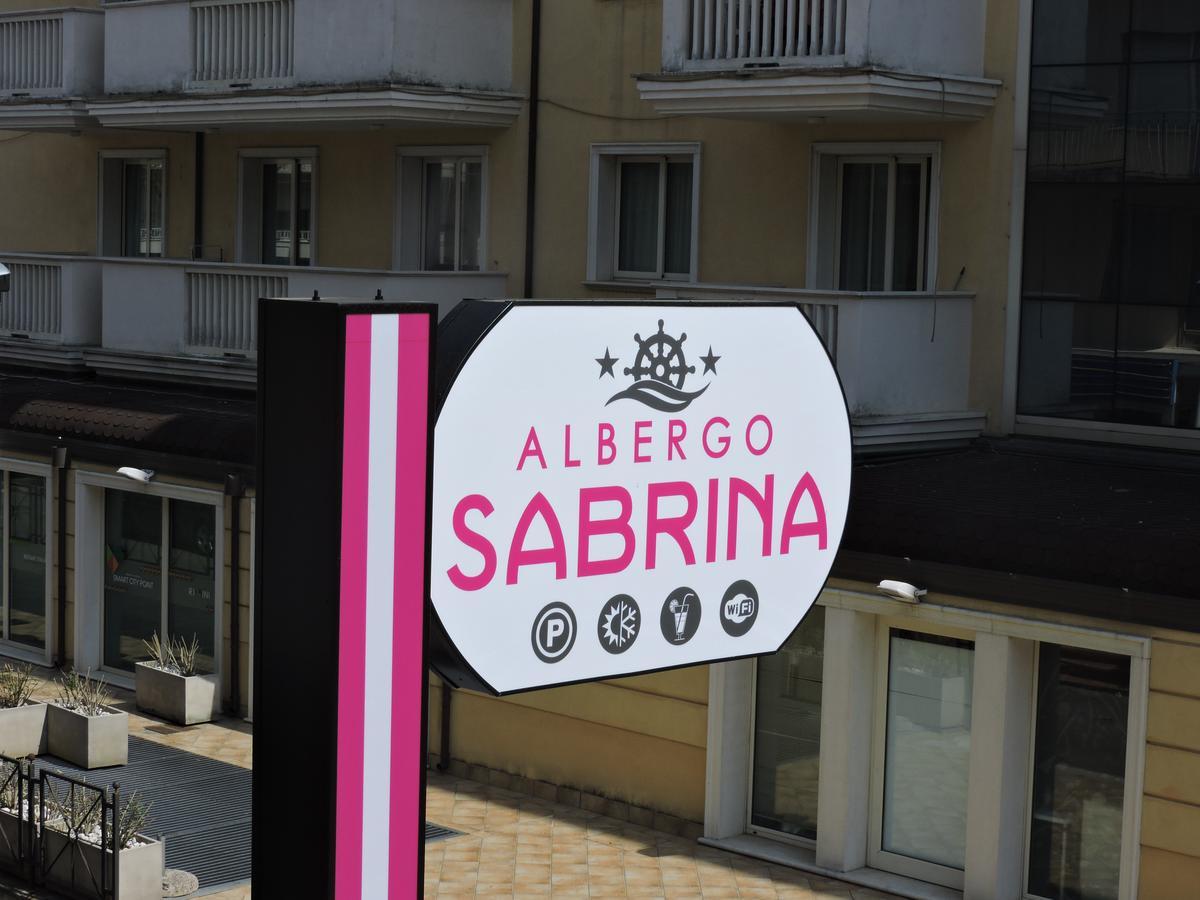 Albergo Sabrina Римини Екстериор снимка